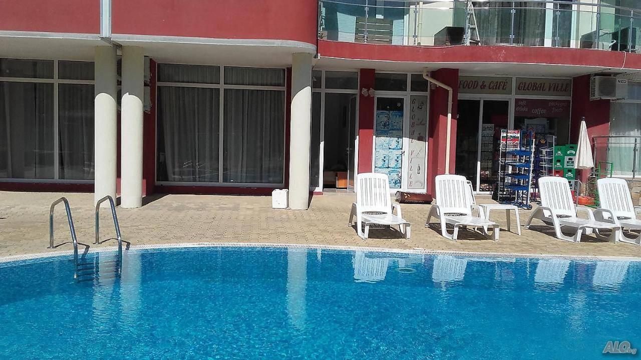 Глобал Вил Pantai Sunny Bagian luar foto